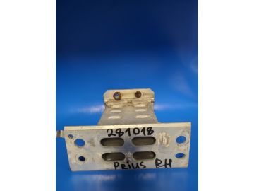 wspornik wzmocnienia przedniego zderzaka praw. TOYOTA PRIUS - 30 09-17