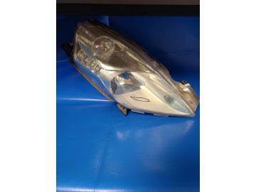 Reflektor Lampa przednia praw. NISSAN LEAF 10-17