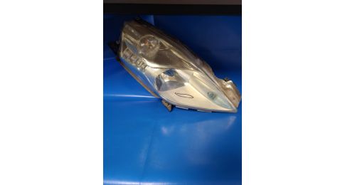 Reflektor Lampa przednia praw. NISSAN LEAF 10-17 Reflektor Lampa przednia praw. NISSAN LEAF 10-17