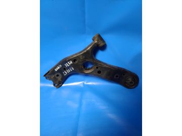 Dolne ramię przedniego zawieszenia praw. TOYOTA AURIS 06-12