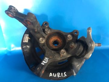 zwrotnica przed. lew. TOYOTA AURIS 06-12