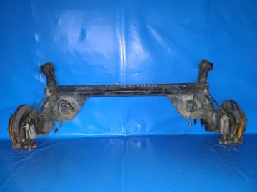 Belka tylnego zawieszenia NISSAN LEAF 10-17