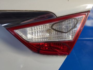Lampa tylna wewnętrzna praw. HYUNDAI SONATA YF 10-14