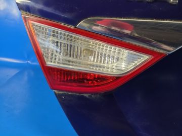Lampa tylna wewnętrzna lew. HYUNDAI SONATA YF 10-14
