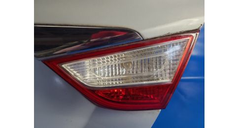 Lampa tylna wewnętrzna praw. HYUNDAI SONATA YF 10-14