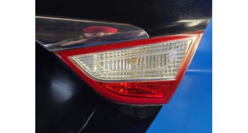 Lampa tylna wewnętrzna praw. HYUNDAI SONATA YF 10-14