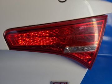 Lampa tylna wewnętrzna praw. KIA OPTIMA TF 11-16