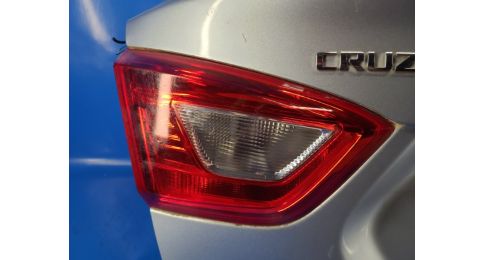 Lampa tylna wewnętrzna lew. CHEVROLET CRUZE 15-