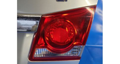 Lampa tylna wewnętrzna praw. CHEVROLET CRUZE 08-15