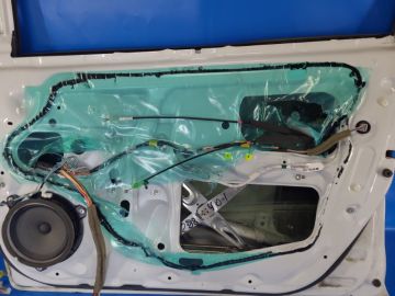 Podnośnik szyby przed. praw. TOYOTA YARIS 05–11