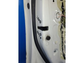 Zamek drzwi przed. lew. TOYOTA YARIS 05–11