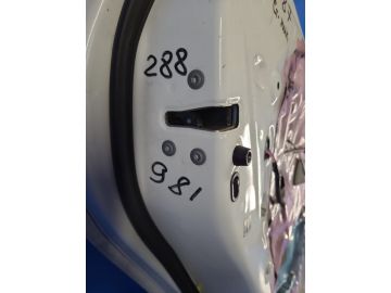 Zamek drzwi tyl. lew. TOYOTA PRIUS PLUS 11-14