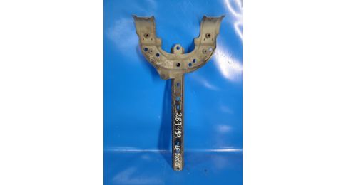 Pas przedni LEXUS CT200 17-