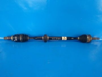 Półoś Przednia praw. TOYOTA AURIS 13-18