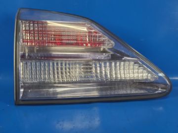Lampa tylna wewnętrzna lew. LEXUS RX350/450 09-15