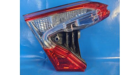 Lampa tylna wewnętrzna lew. TOYOTA C-HR 16-