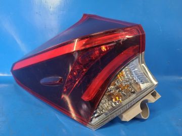 Lampa Tylna lew. TOYOTA AURIS 13-18