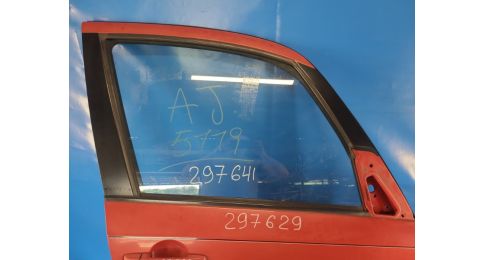 Szyba drzwi przed. praw. SUZUKI SX4 06-13