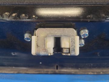 zamek pokrywy bagażnika MITSUBISHI MIRAGE 13-