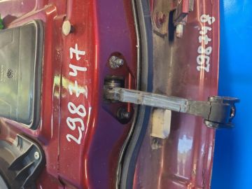 Ogranicznik drzwi przed. lew. VOLVO XC70 00–07