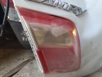 Lampa tylna wewnętrzna lew. TOYOTA CAMRY 40 06-11
