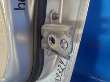 Dolny zawias drzwi tyl. lew. NISSAN SENTRA B17 12-21