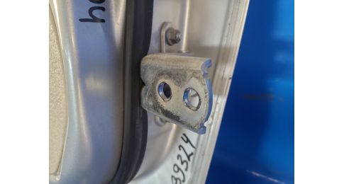 Dolny zawias drzwi tyl. lew. NISSAN SENTRA B17 12-21