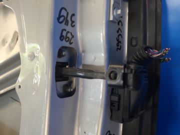 Ogranicznik drzwi przed. lew. VOLVO S60 10-13