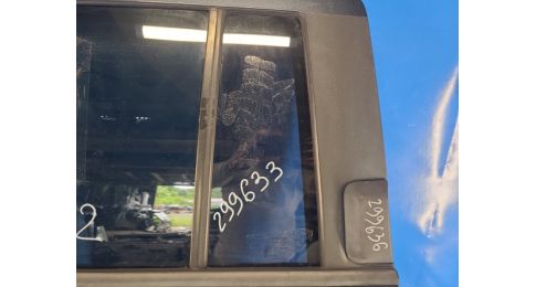Stała szyba drzwi tyl. lew. JEEP COMPASS 06-16