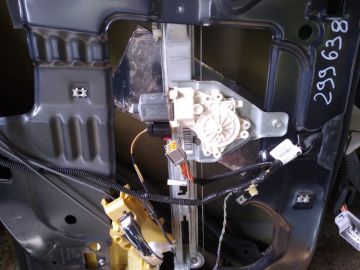 Podnośnik szyby tyl. lew. JEEP COMPASS 06-16