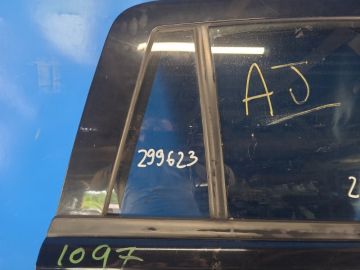 Stała szyba drzwi tyl. praw. DODGE CALIBER 06-11