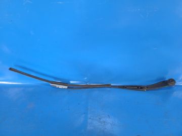 Ramię przedniego wycieraczka praw. CHRYSLER 200 10-14