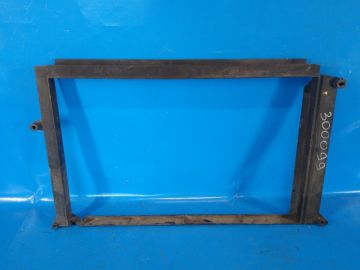 Ramka chłodnicy VOLVO XC90 02–16