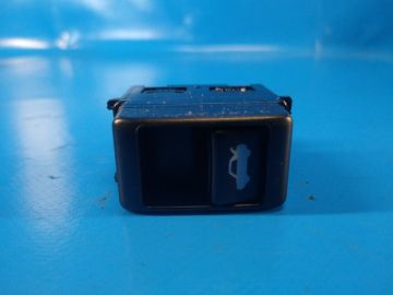 przycisk otwierania bagażnika na zewnątrz NISSAN SENTRA B17 12-21