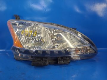 Reflektor Lampa przednia praw. NISSAN SENTRA B17 12-21