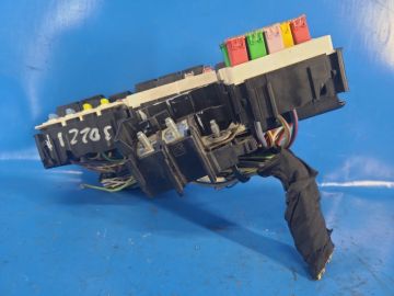 Skrzynka bezpiecznikow wewnętrznych FORD MUSTANG 15-