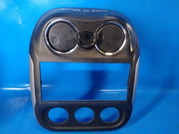 Nakładka centralna deski rozdzielczej JEEP COMPASS 06-16