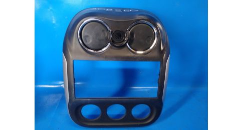 Nakładka centralna deski rozdzielczej JEEP COMPASS 06-16 Nakładka centralna deski rozdzielczej JEEP COMPASS 06-16