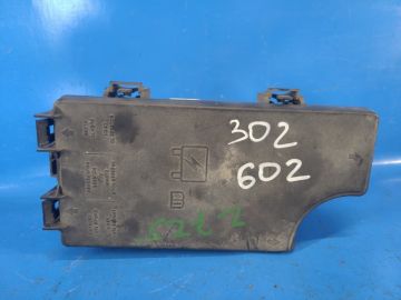 Skrzynka bezpieczników komora silnika CHRYSLER 200 10-14