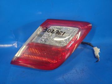 Lampa tylna wewnętrzna praw. TOYOTA CAMRY 40 06-11
