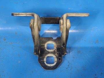 Górny zawias drzwi tyl. praw. DODGE CALIBER 06-11