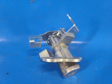 wkładka zamka bagażnika TOYOTA CAMRY 40 06-11