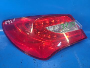 Lampa Tylna lew. CHRYSLER 200 10-14
