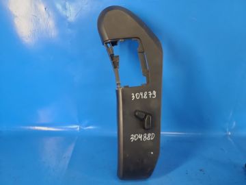 osłona siedzenia przed. lew. CHRYSLER 200 10-14