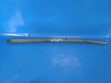 Uszczelka szyby drzwi przed. lew. CHRYSLER 200 10-14