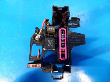 Skrzynka bezpieczników komora silnika AUDI A6 (C7) 11-18