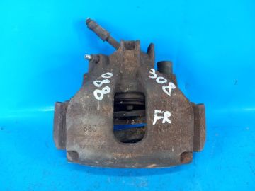 Zacisk hamulcowy przed. praw. VOLVO XC70 00–07