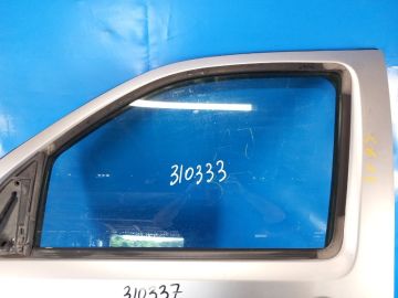 Szyba drzwi przed. lew. NISSAN PATHFINDER R51 04-14