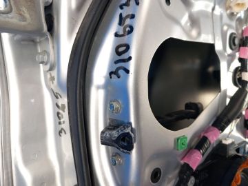 Ogranicznik drzwi przed. praw. TOYOTA PRIUS - 30 09-17