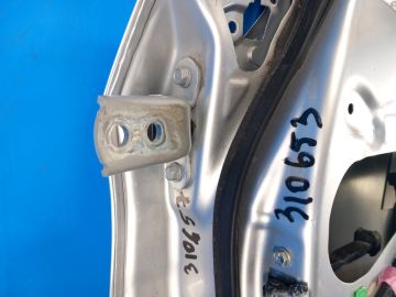 Górny zawias drzwi przed. praw. TOYOTA PRIUS - 30 09-17